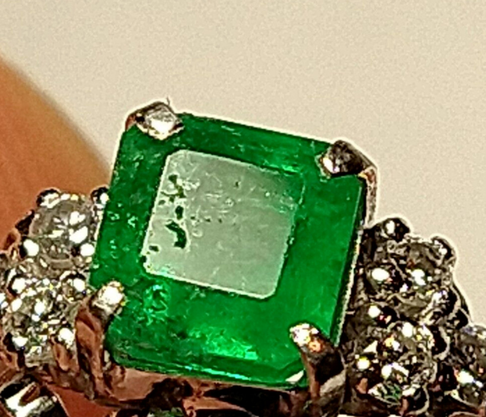 Solid platinum 0.84 carat natural emerald diamond ring 4.60 grams pt900 READ