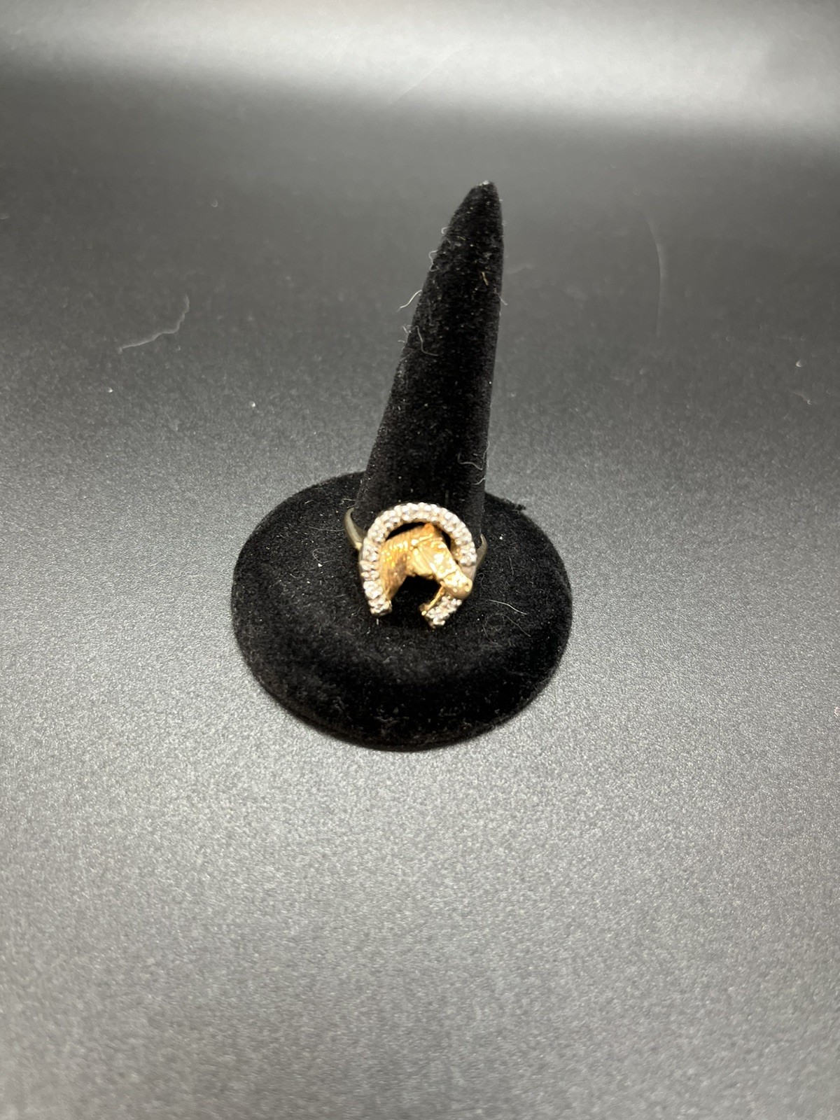 14K Yellow Gold Diamond Horse and Horseshoe Ring .12ctw Weight is 4.40 grams