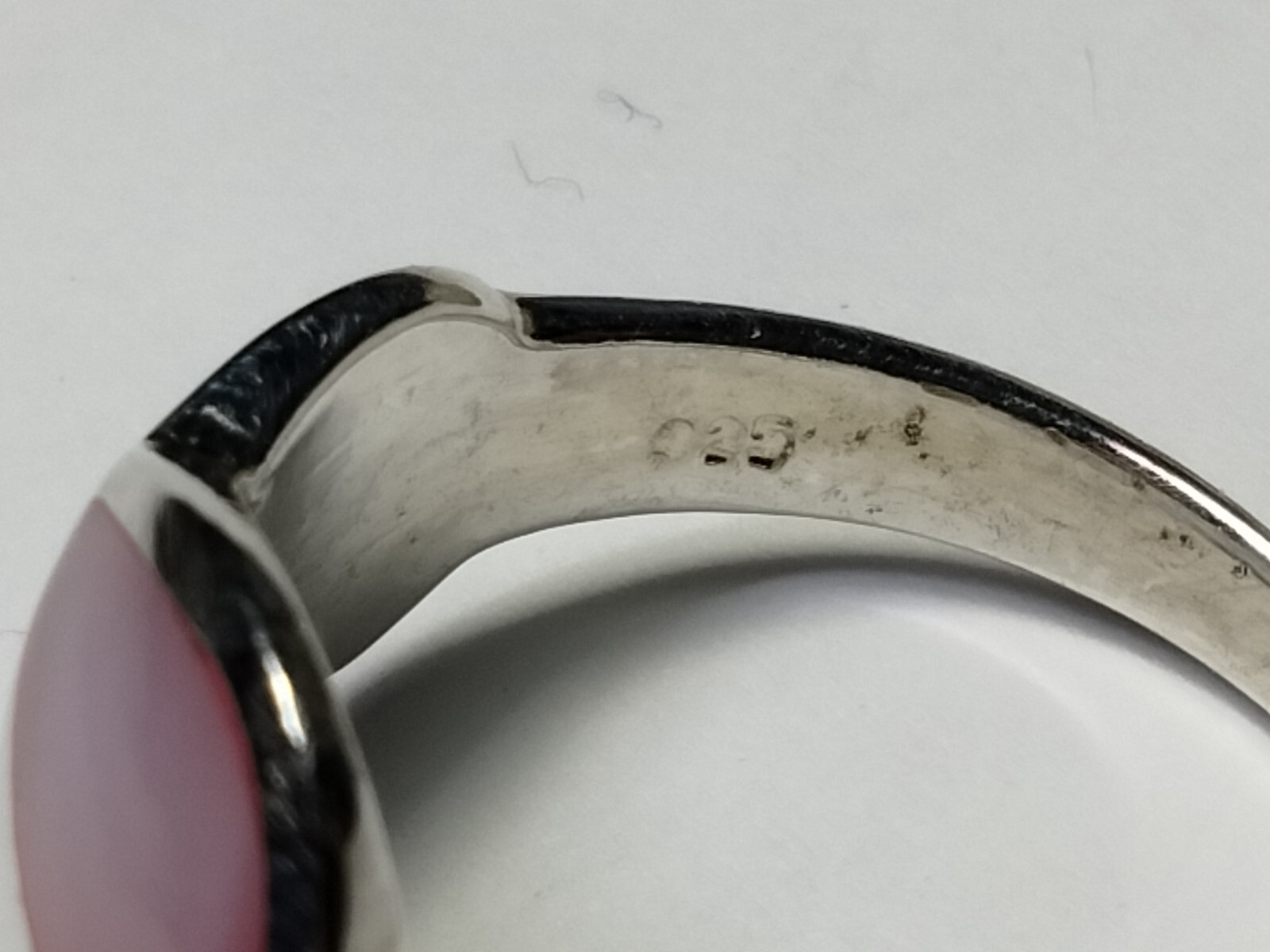 LOVELY! MOP INLAYS IN STERLING SILVER.925 RING SIZE 9.0-9.25!