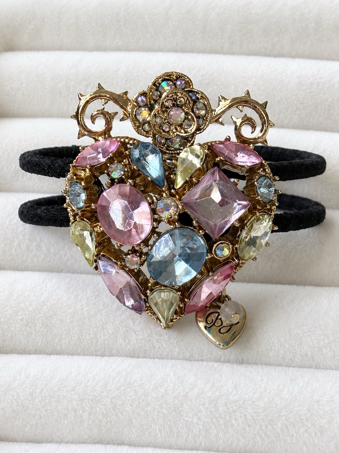 Betsey Johnson Heart Stretch Bracelet Pastel Rhinestone Gold Tone Romantic