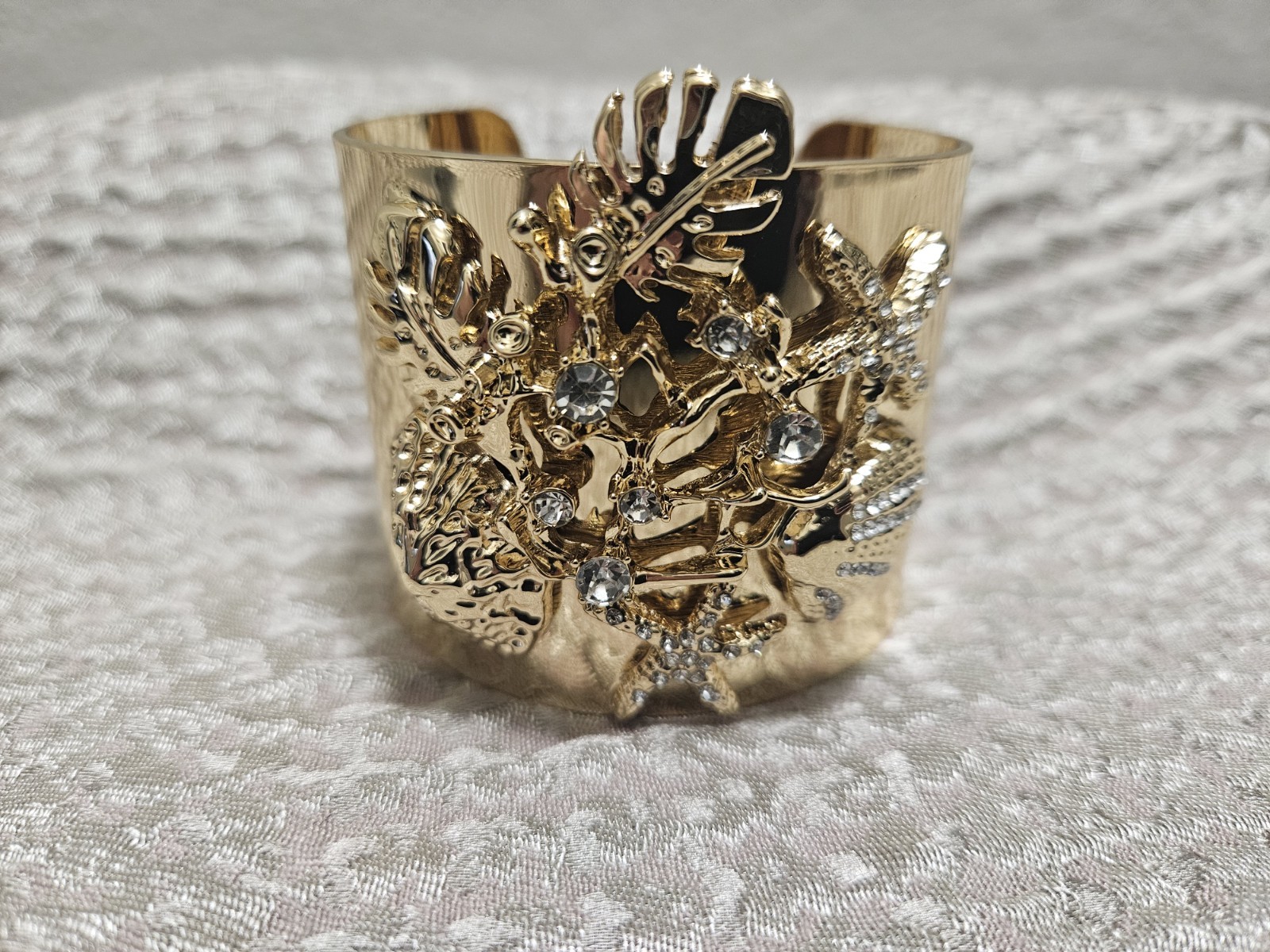 Lilly Pulitzer NWT Beachcomber Cuff Bracelet Gold Metallic