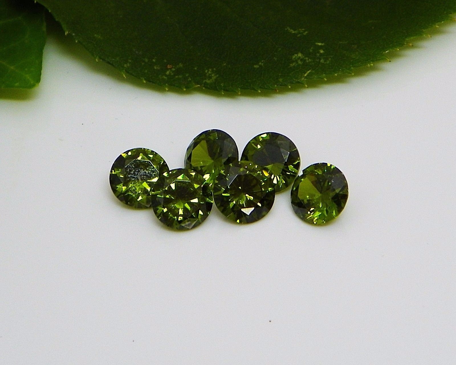 (5mm-8mm) Round Green Peridot Cubic Zirconia (CZ) AAAAA Excellent Quality
