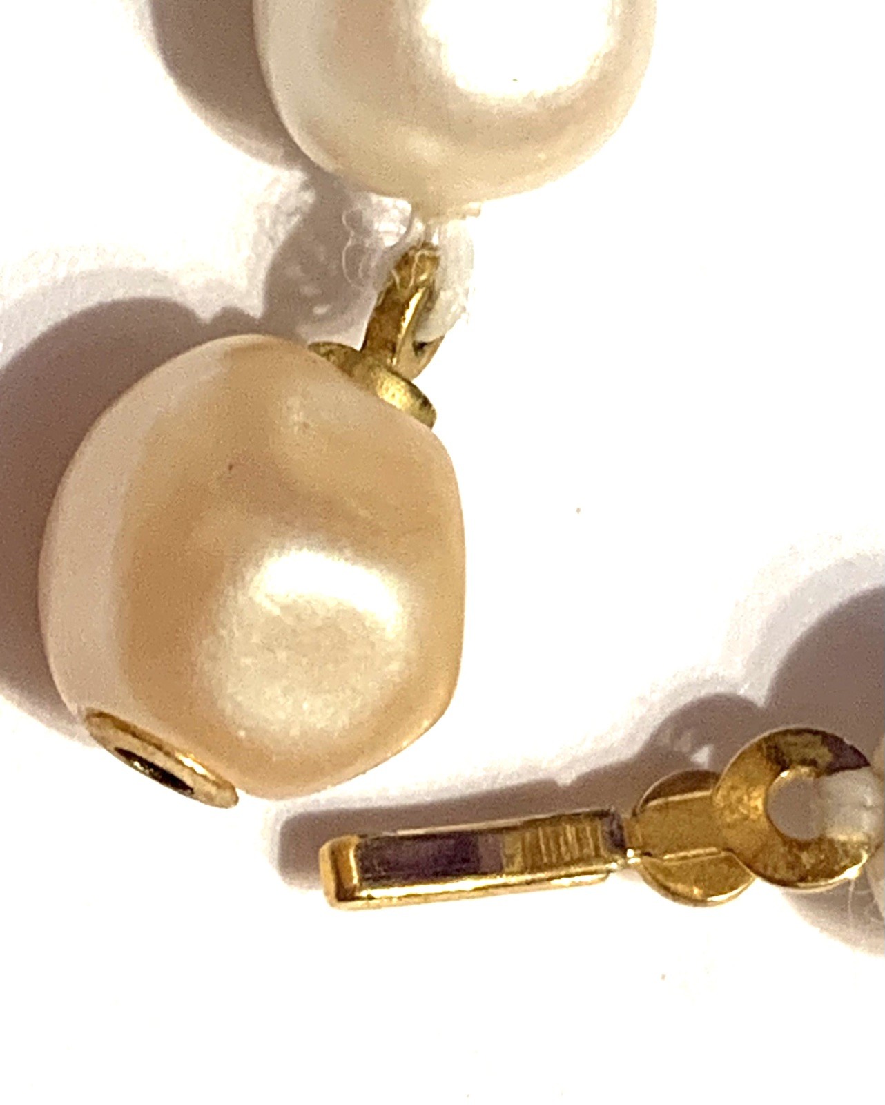 Vintage Faux Pearl Necklace with Gold Toned Push Lock 23” Length