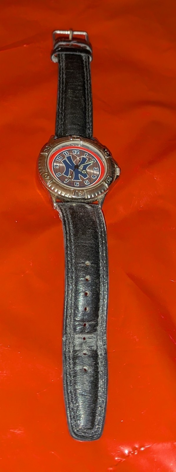 NEW YORK YANKEES VTG 1998 WORLD CHAMPIONS STAINLESS STEEL MLB LICENSED WATCH !!!