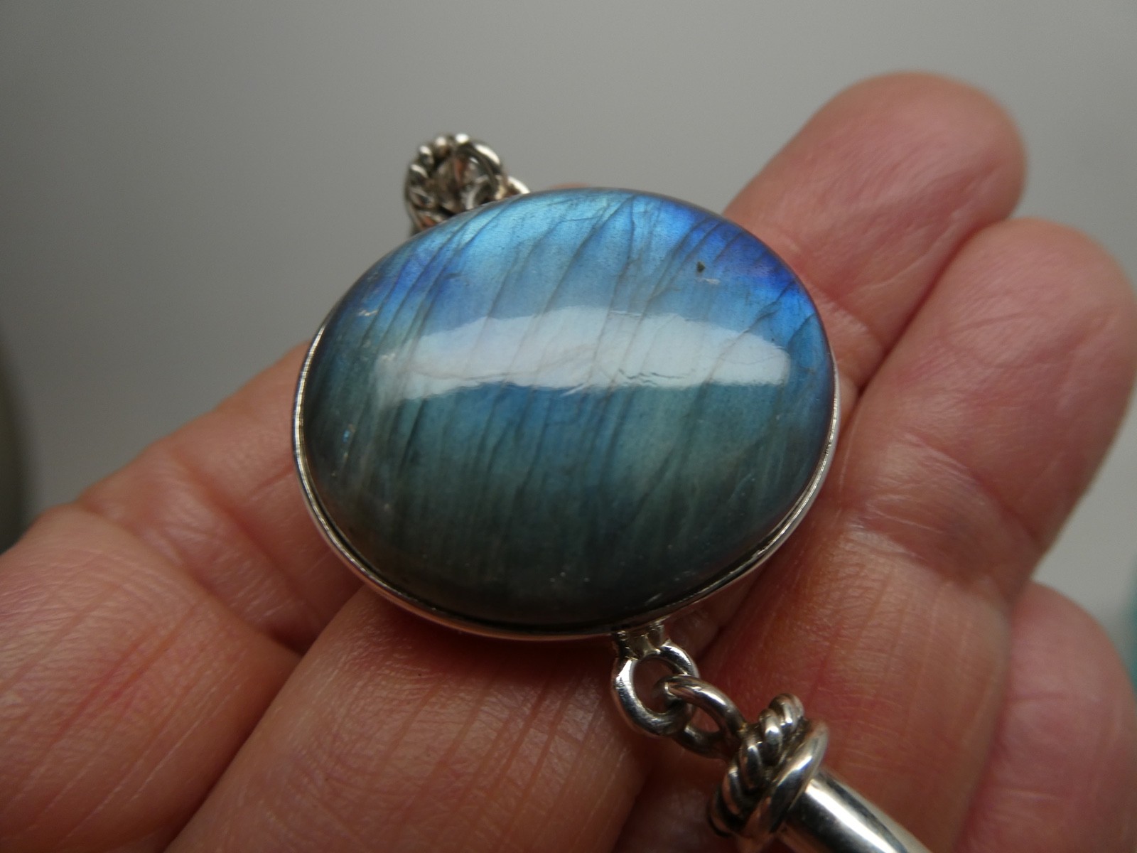 Modernist Labradorite Gemstone Sterling 925 Bracelet Size 7″ to 9″ Adjustable