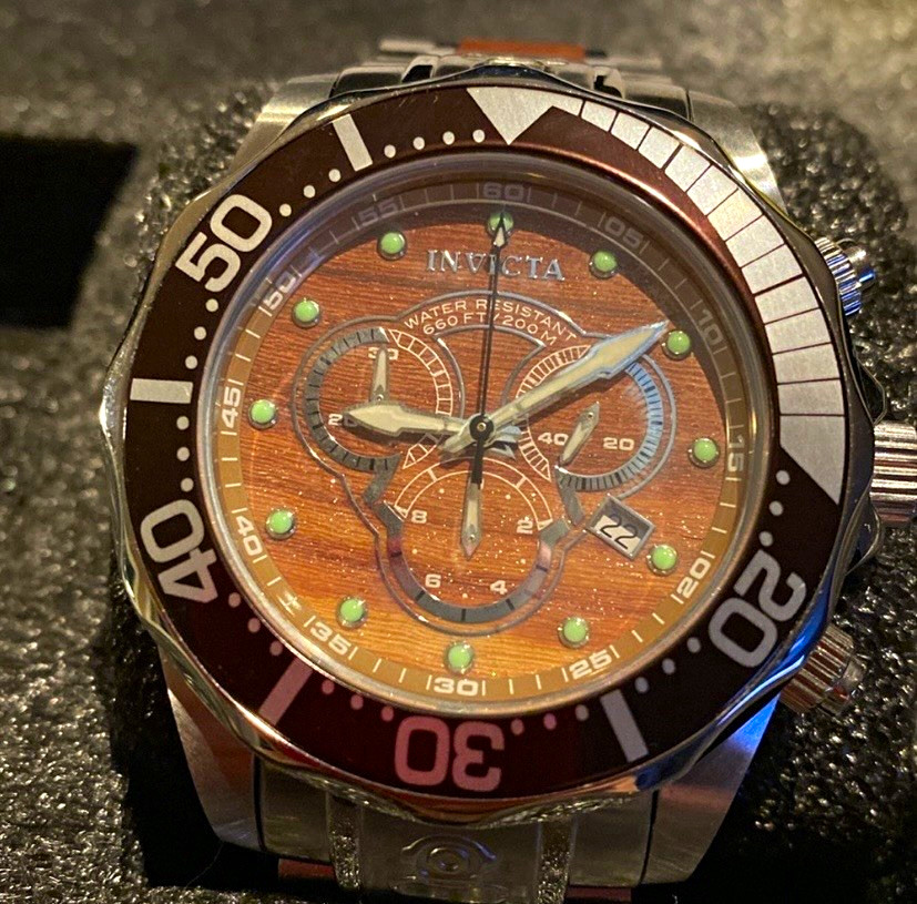 Invicta Pro Diver men’s quartz watch with a wood grain dial model 0164.
