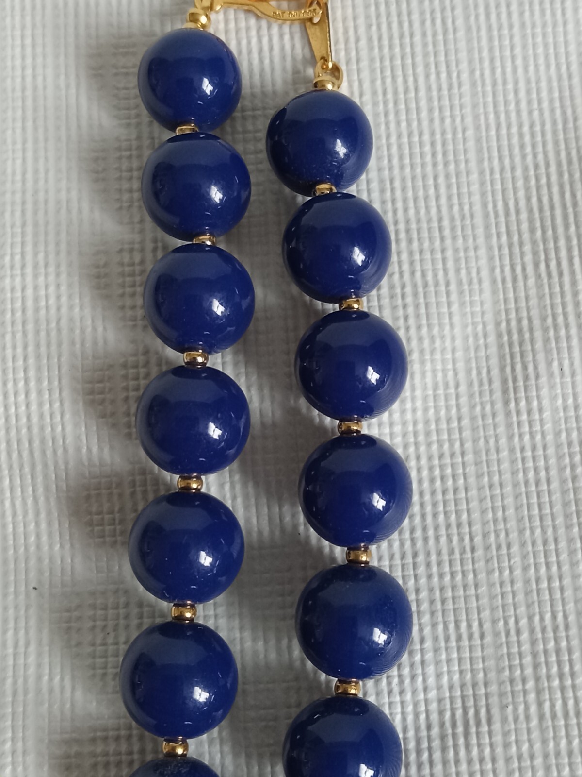 Vintage Navy Blue & Gold Toned Single Strand Acrylic Beaded Lightweight Necklace