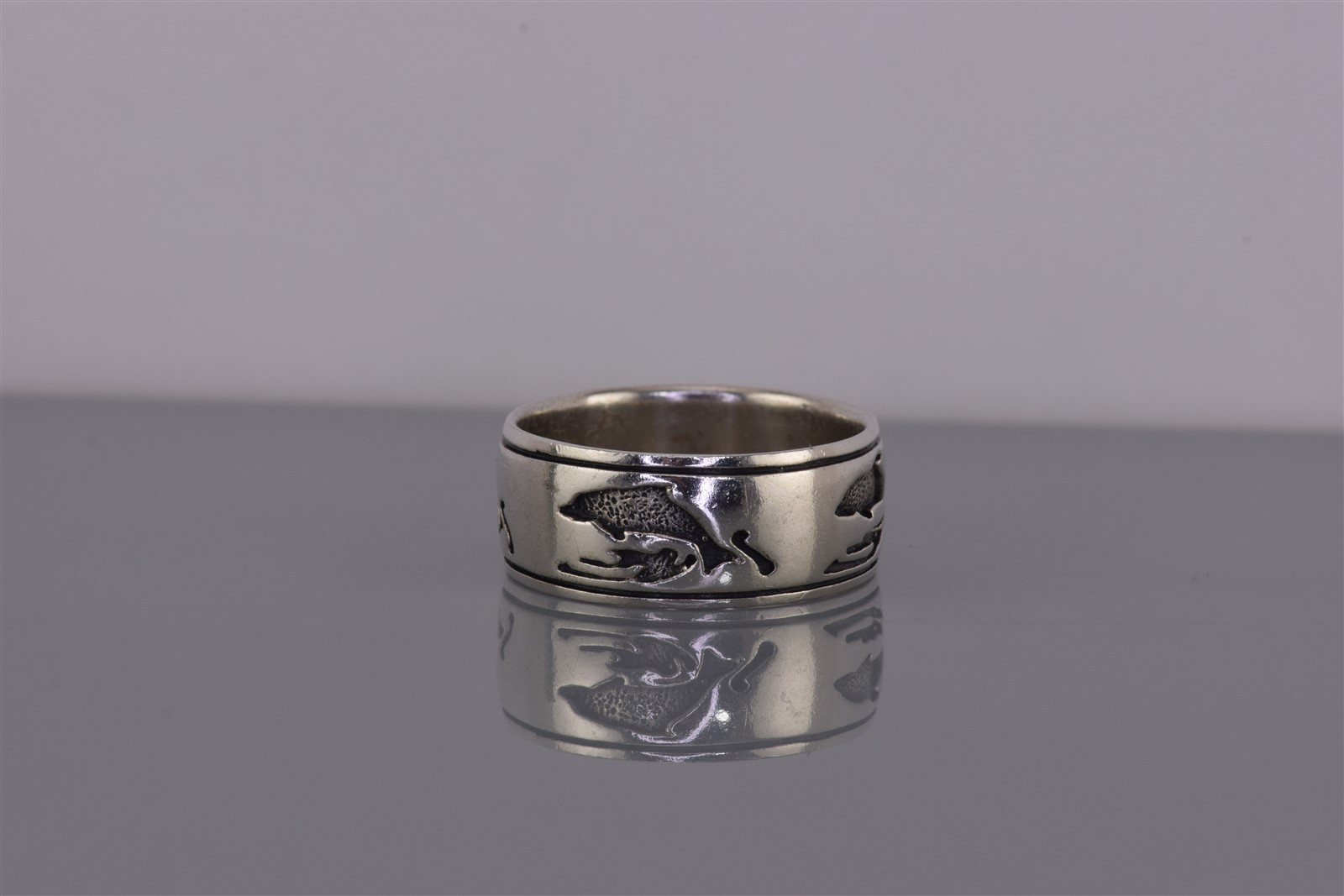 Peter Stone Sterling Silver 8.5mm Carved Jumping Dolphin Band Ring 925 Sz: 9