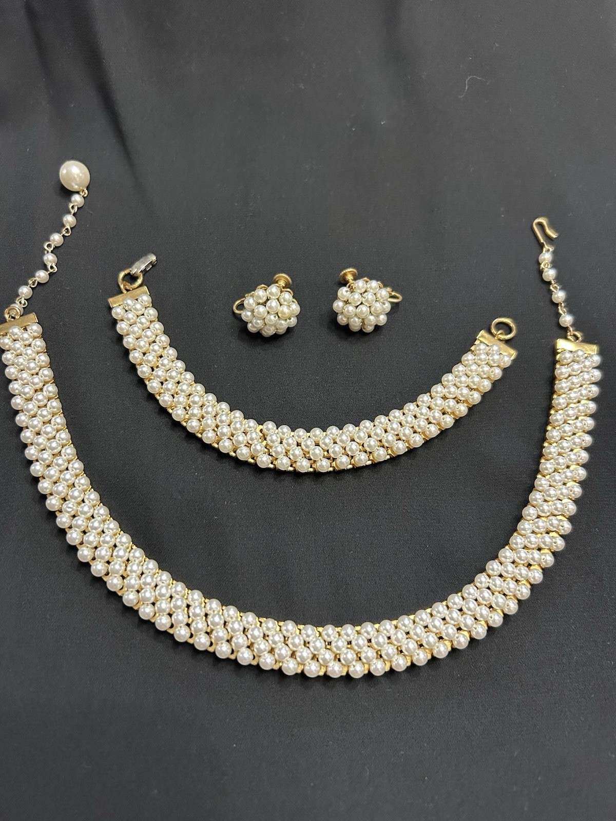 Vintage HOBE Faux Pearl~Gold Tone Jewelry Set Necklace, Bracelet,Earrings 3pc.