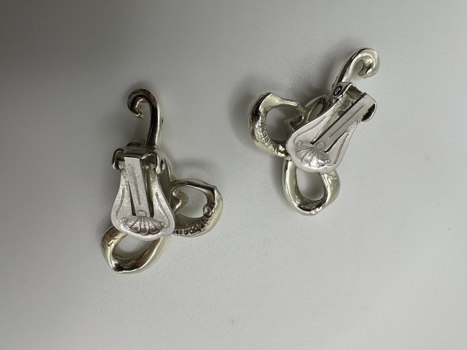 Vintage Old Harboux Clip Earrings 3.6cm JB16