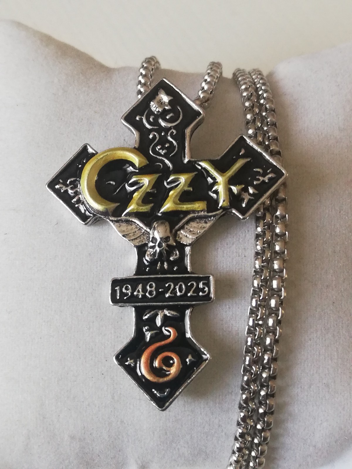 316L Stainless Steel Chain And Alloy Egyptian Pendant New.