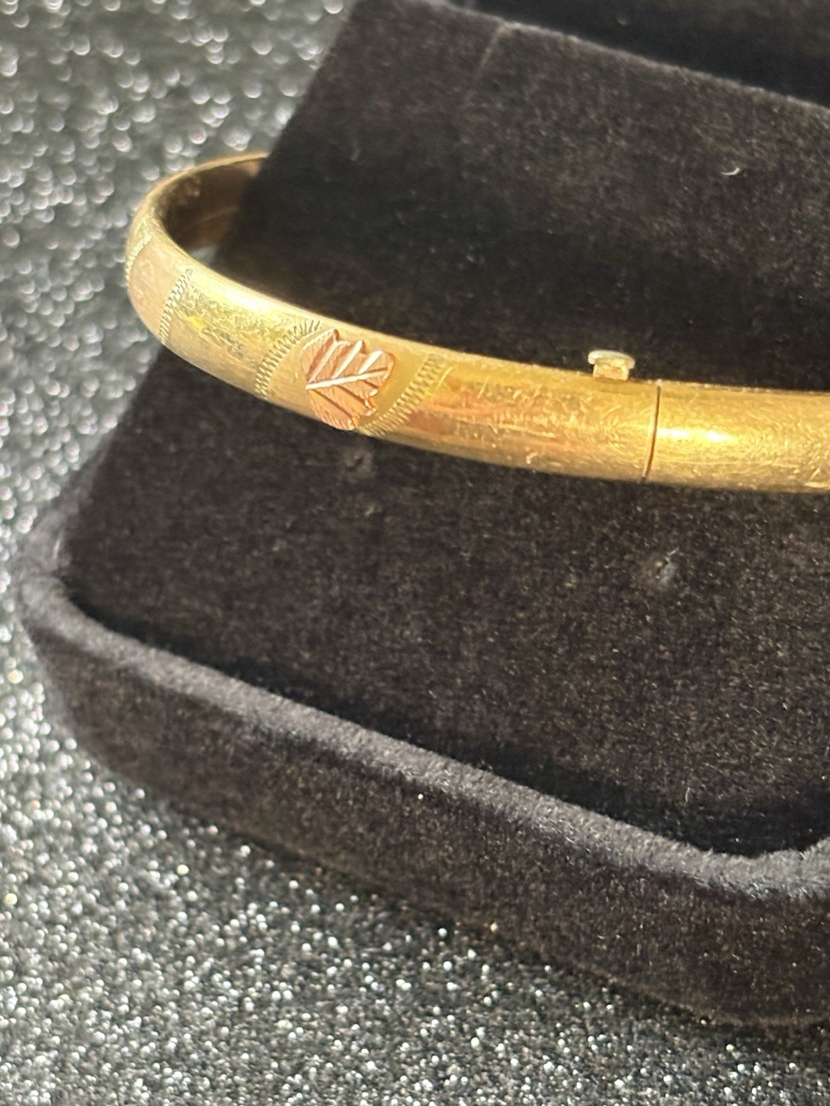 Vintage C.CO Coleman Black Hills 1/20 14K Gold Filled Hinged Bangle Bracelet