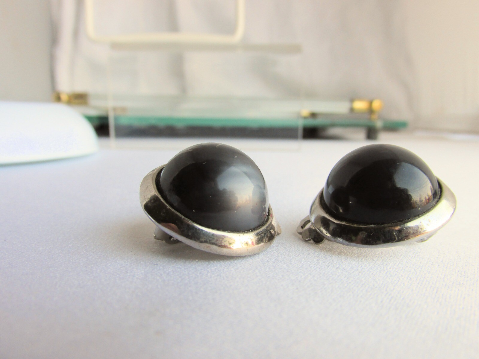 VTG 1928 Jewelry Co Luminous Charcoal Gray Moonglow Earrings Clips Silver Plate