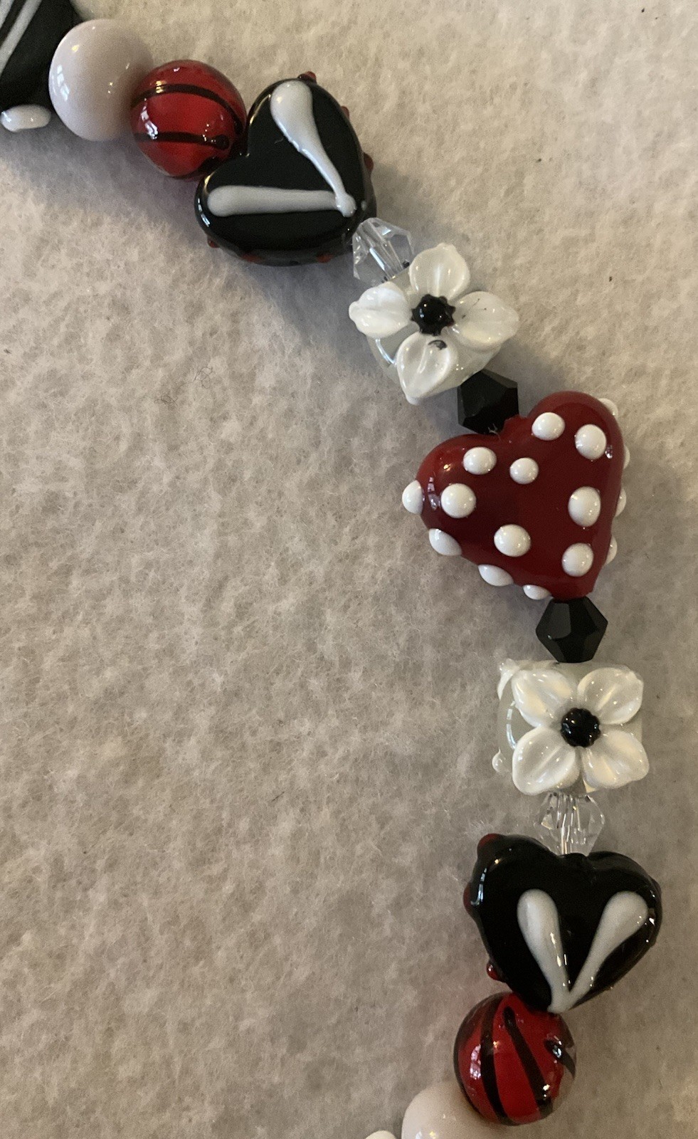 New 7” Strand Red, Black & White Hearts & Flowers LampWork Glass Beads 10-18mm