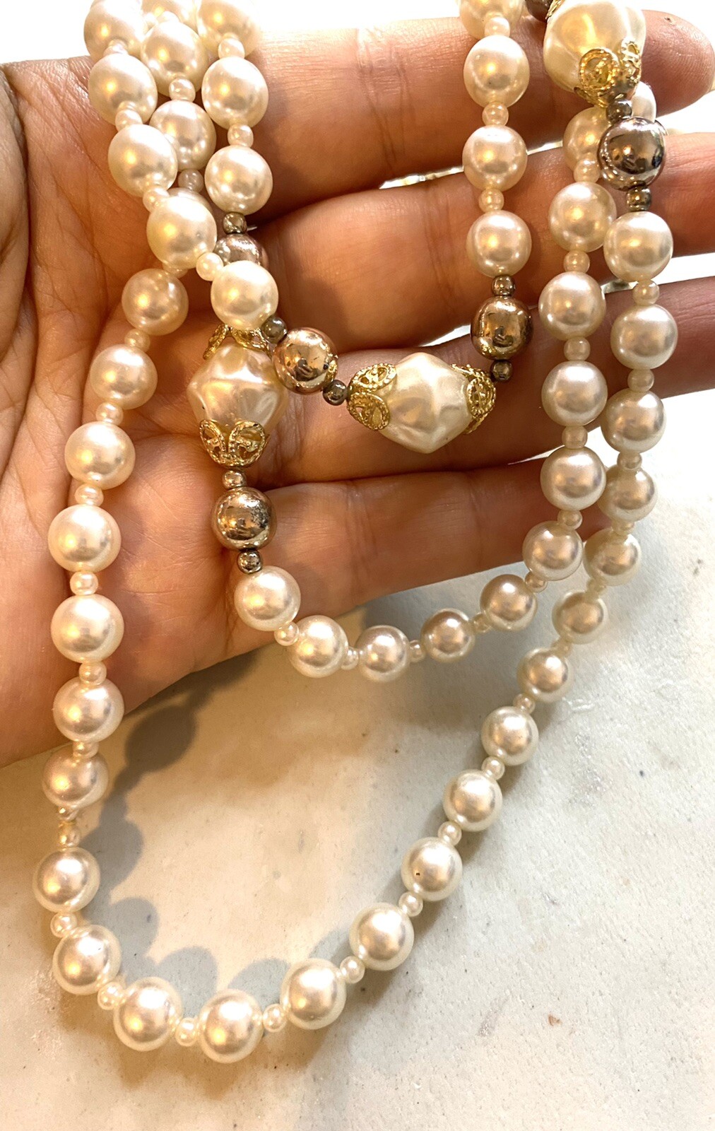 7.69 Vintage necklace, long, golden tone, pearls