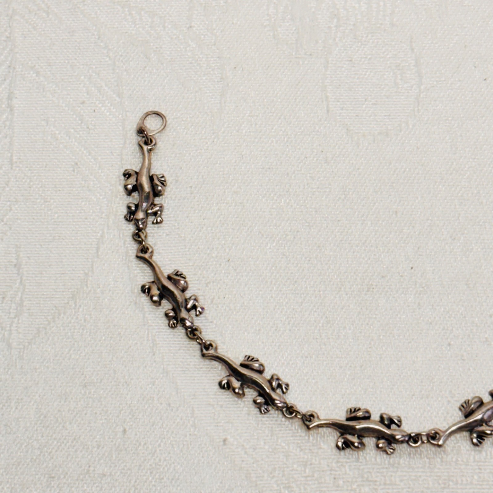 BRACELET lizard gecko silvertone metal links fold over clasp vintage 7 1/4″ c