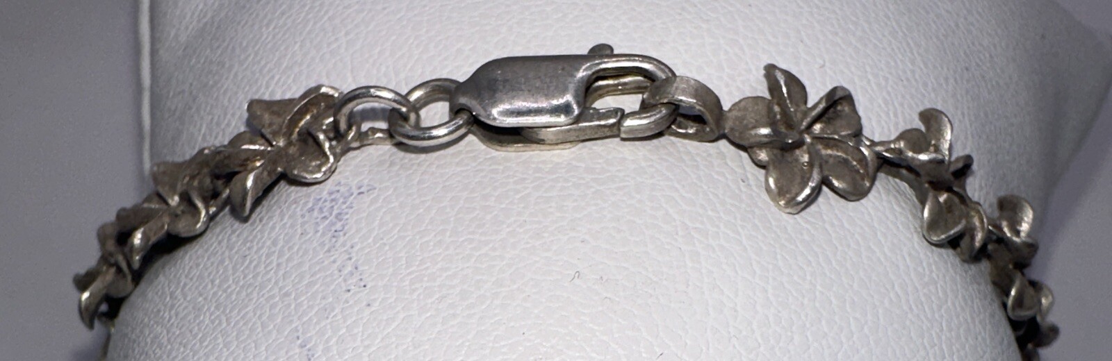Sterling Silver 7” Plumeria Flower Bracelet (6.76g)