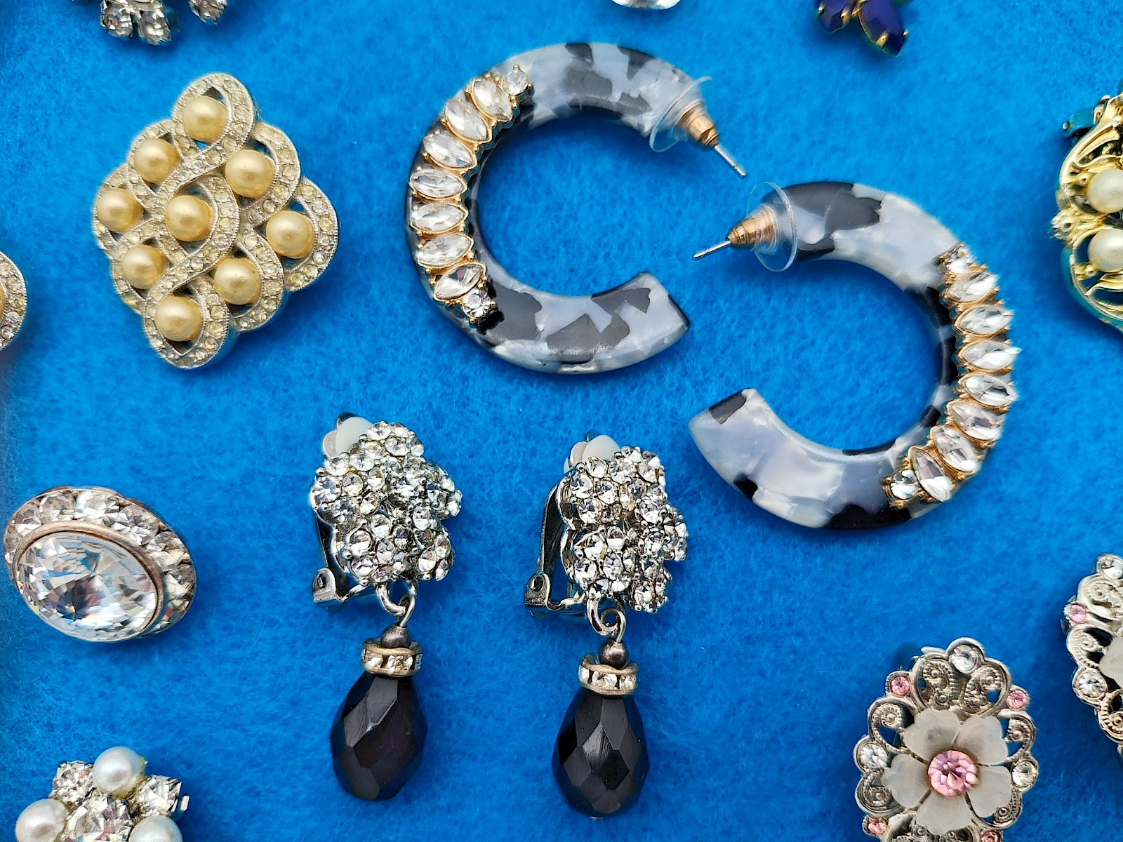 Lot of 14 Pairs Vintage Retro Silver Tone Pearl RHINESTONE EARRINGS Clip Post