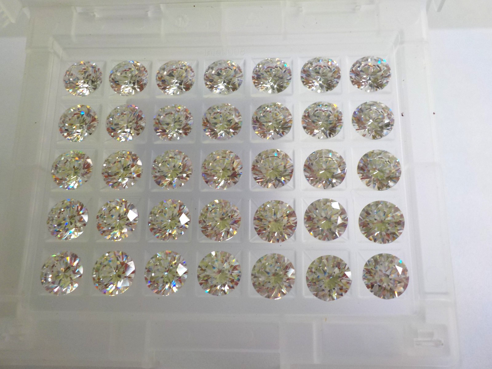 Swarovski Cubic Zirconia Pure Brilliance Round 7.50 mm Austria Clear Same 1 Box