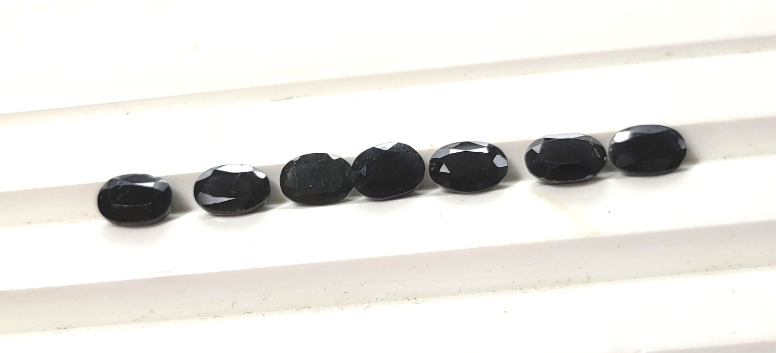 8.00 Carats Blue Sapphire 7 Pieces Oval Shapes Approx 7x5mm Unset Gems