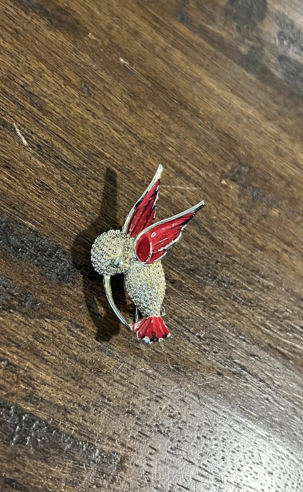 Vintage GERRY’S Textured Gold Tone Red Enamel Small HUMMINGBIRD Brooch
