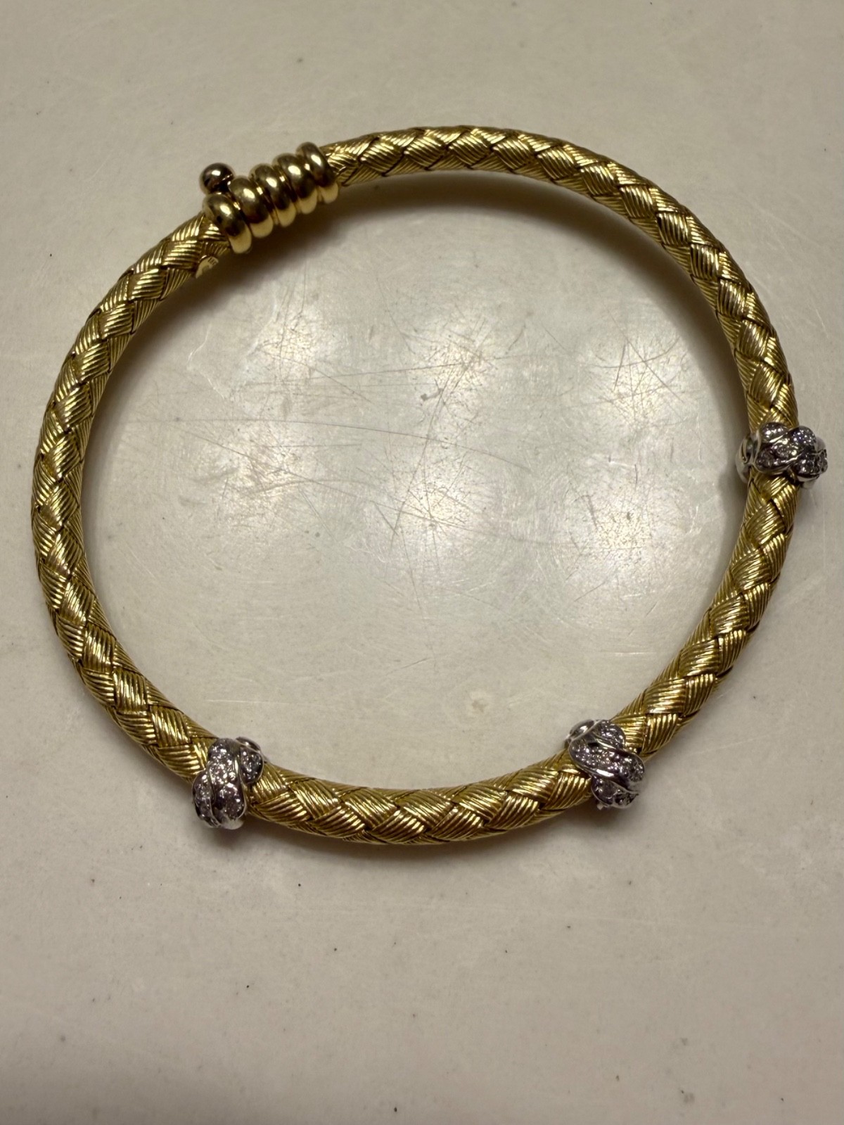 Authentic Roberto Coin Bracelet 18k gold woven with three diamond stations