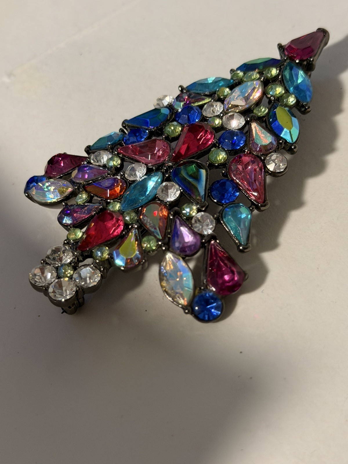 Avon 2006 Signed 3rd Annual Christmas Tree AB Rhinestone Pin Brooch NEW NOS