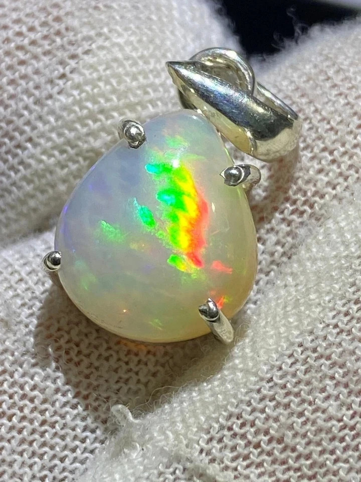 Natural Ethiopian Welo Opal Sterling Silver Pendant Necklace Gemstone 15 ct