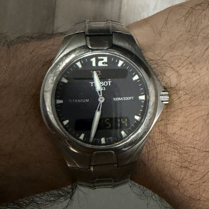 Tissot T-Touch Men’s Titanium Bracelet Black Dial Analog/Digital Quartz 100m.
