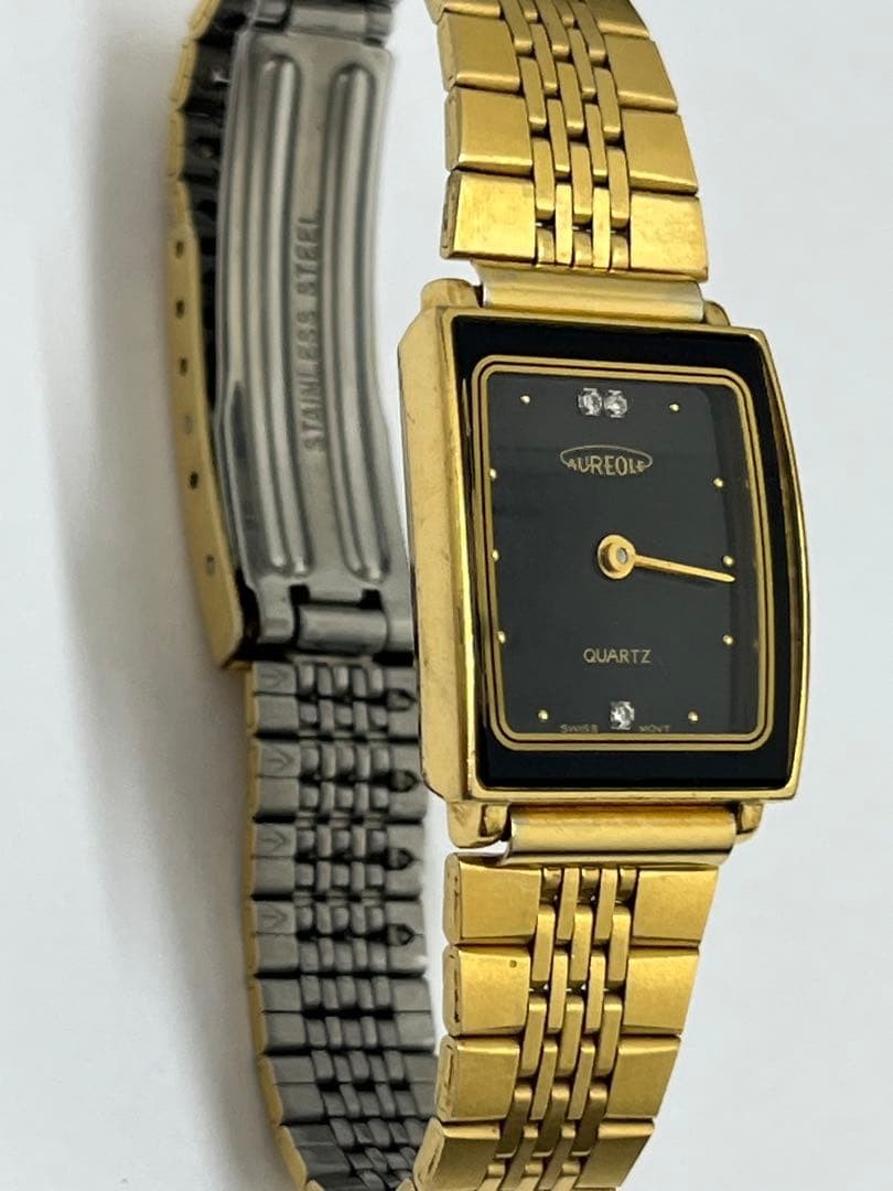 Aureole Quartz Gold Dial Wristwatch