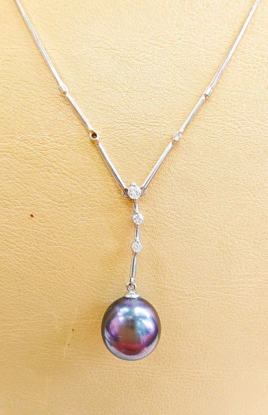 18K White Gold 10.9mm Tahitian Pearl .11ct Diamond Necklace 17” 6.12g