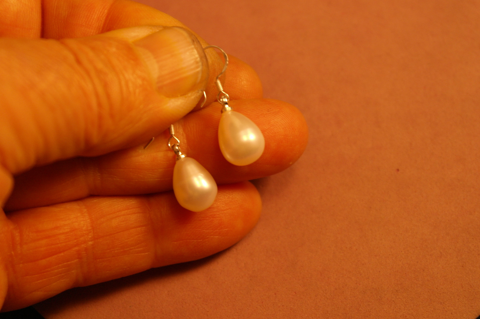 Beautiful Silver Earrings With White Freshwater Pearls 2.7 Gr 1.3 Cm.Wide +Hook