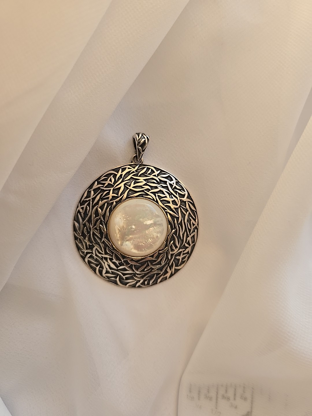 PAZ CREATIONS ISRAEL STERLING SILVER MOP PENDANT