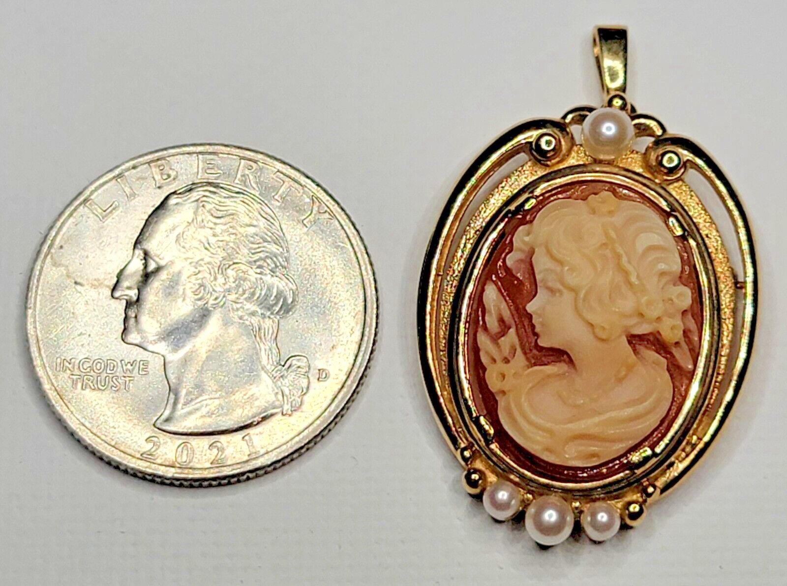 Vintage SIGNED S 10K Yellow Gold Carved Cameo Pearl Brooch / Pendant 7.68g