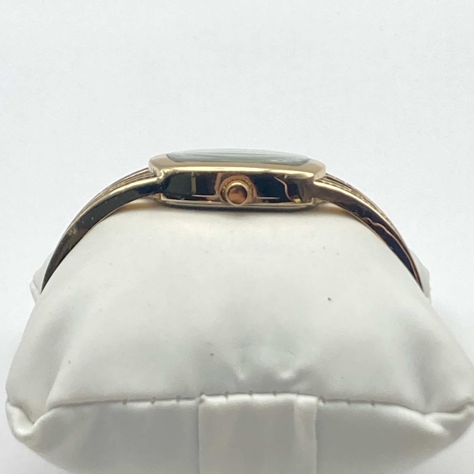 Varsales Women’s Watch Gold Tone Cuff MOP Dial Textured Band New Battery 6.75″