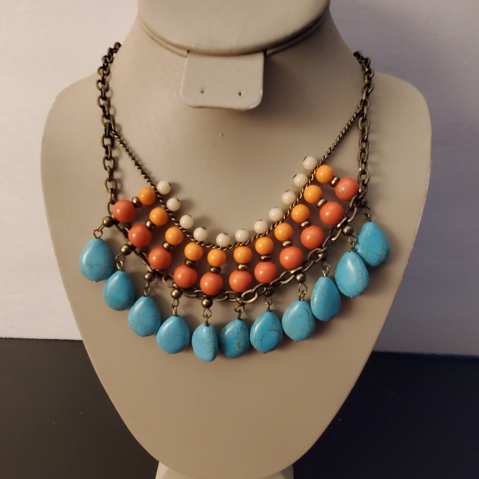 Collar Style Necklace “SUNSET” Genuine Dyed Howlite Premier Designs Chunky EUC