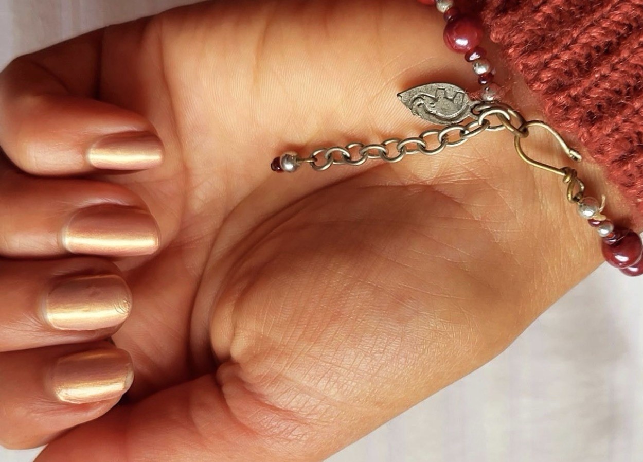 Authentic vintage Zanana burgundy bracelets silver plated