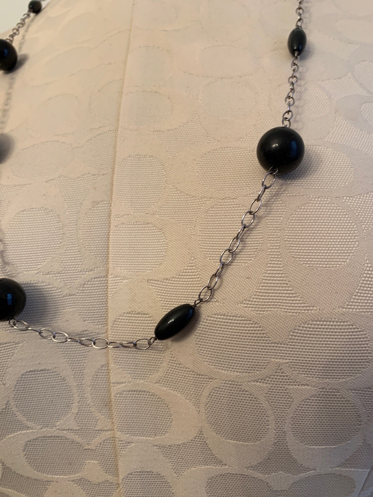 30″ Strand String Necklace Silvertone Chain with Varied Shape Black Beads No Cla