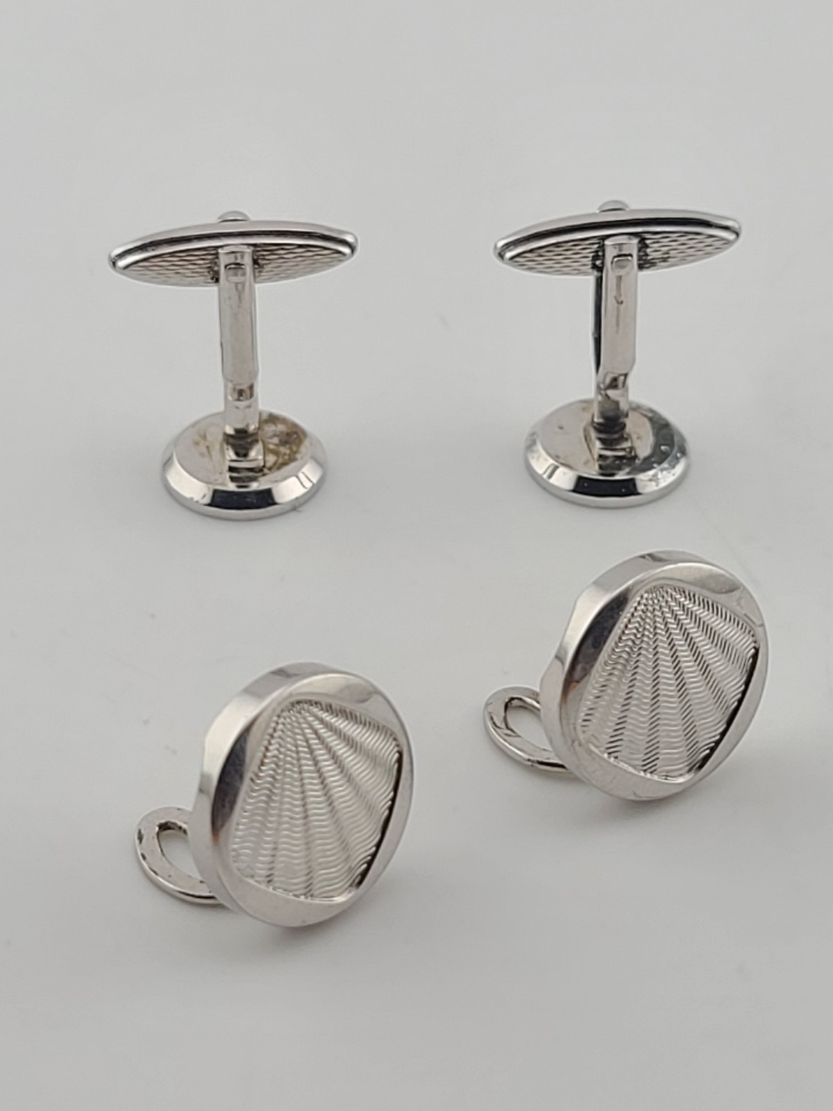 Vintage 1980’s Alfred Dunhill Sterling Silver Seashell Round Cufflinks England.