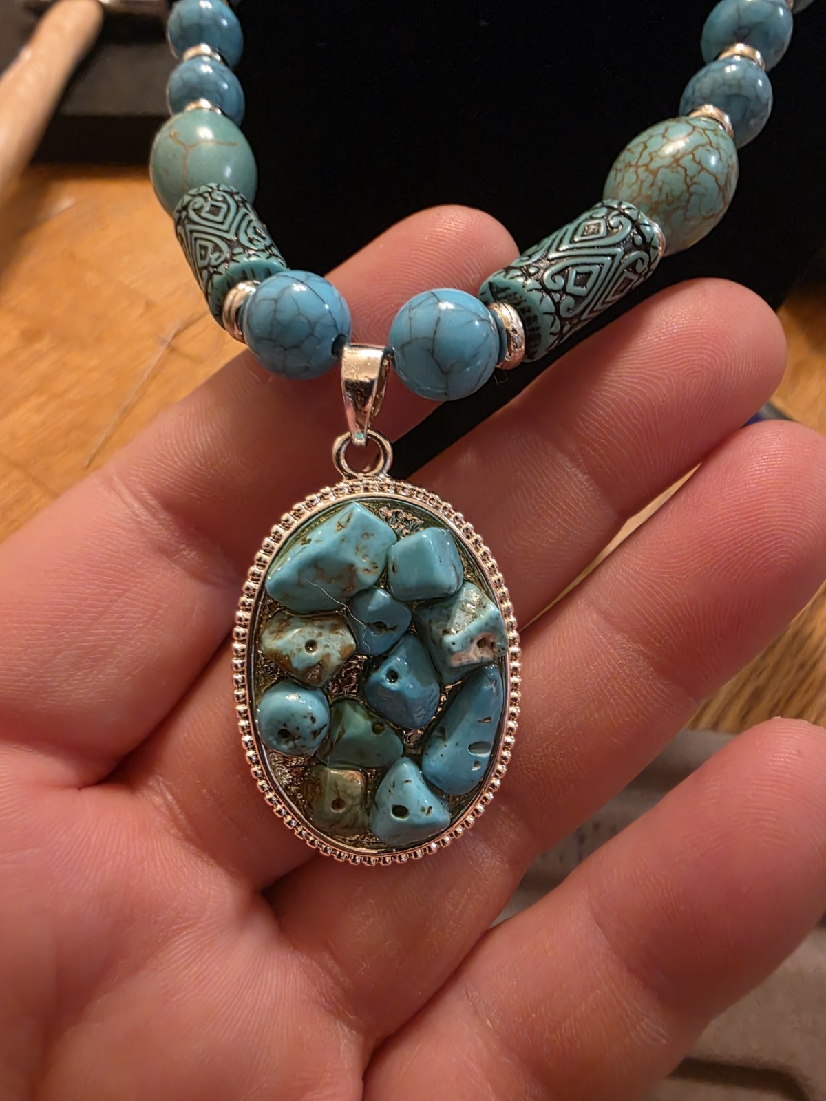 Handmade Turquoise/Howlite Bead Silver Tone Toggle Necklace Bracelet Earring Set