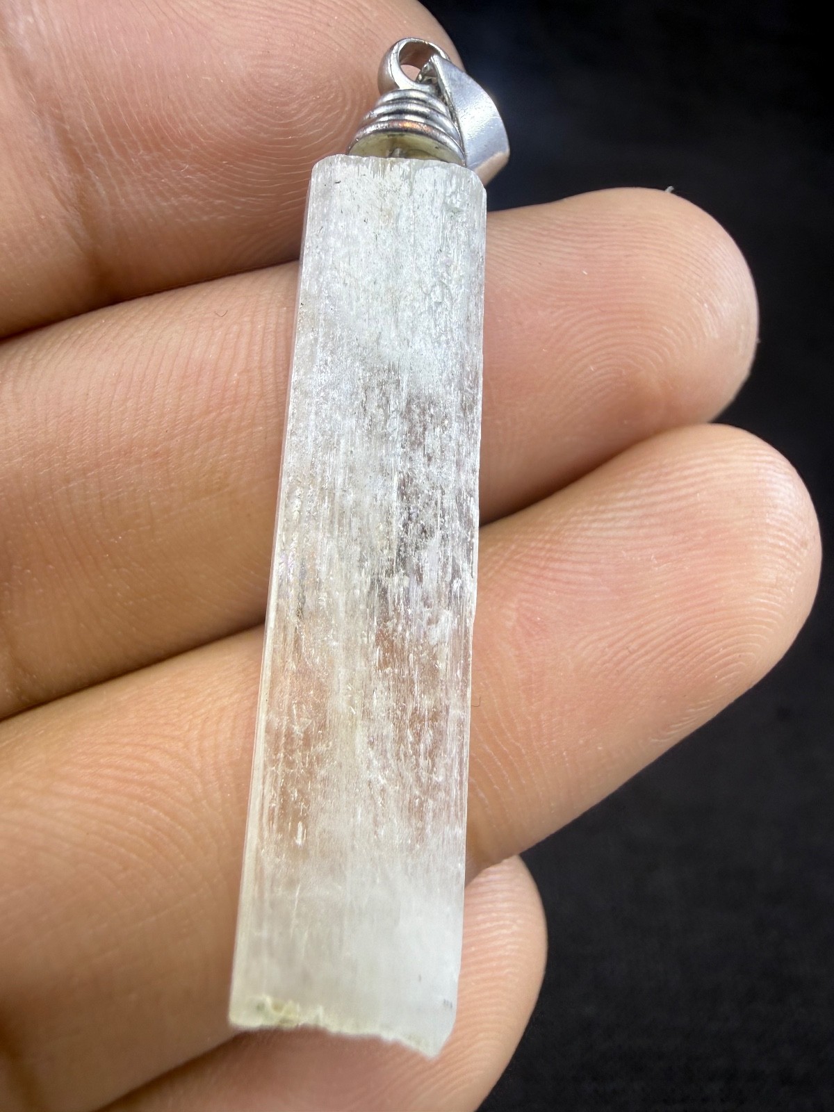 24pcs Natural Kunzite Crystal Point Pendants Bulk Lot Raw Spodumene Stick 114g