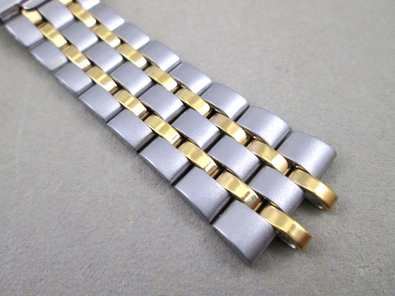 2.5mm 10mm 22mm lug size men’s st. steel watch band two tone fold over clasp