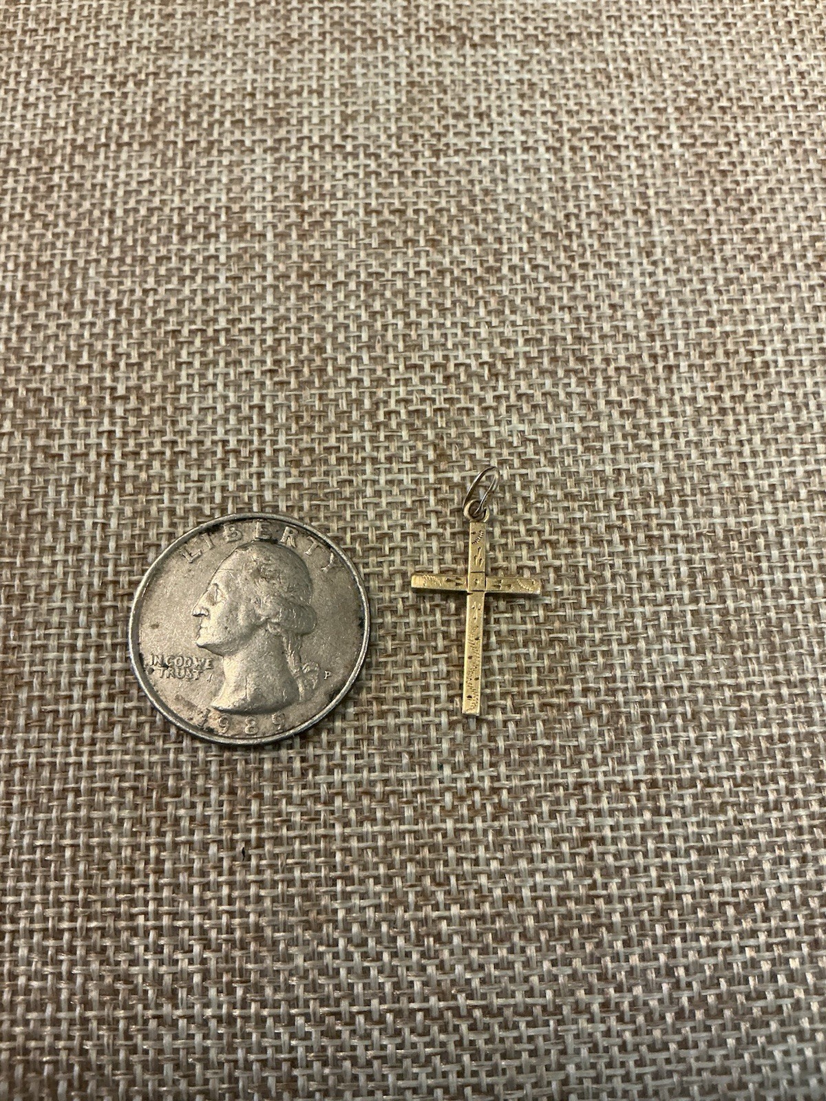 18k Yellow Gold Religious Pendant Cross 1.58g Marked 750 A1493