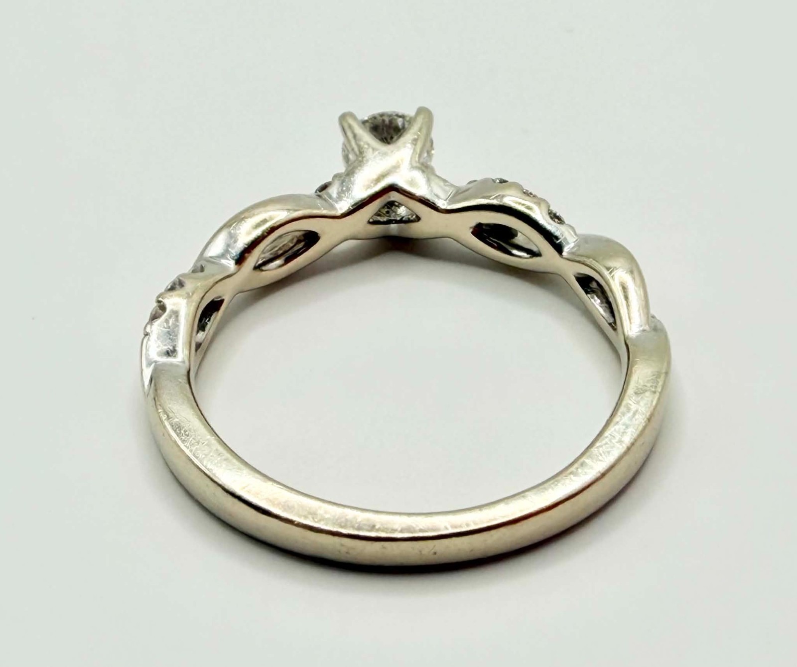 Dainty 14k White Gold Twist Band Ring Approx .25ct Main NATURAL Diamond Sz 8.25