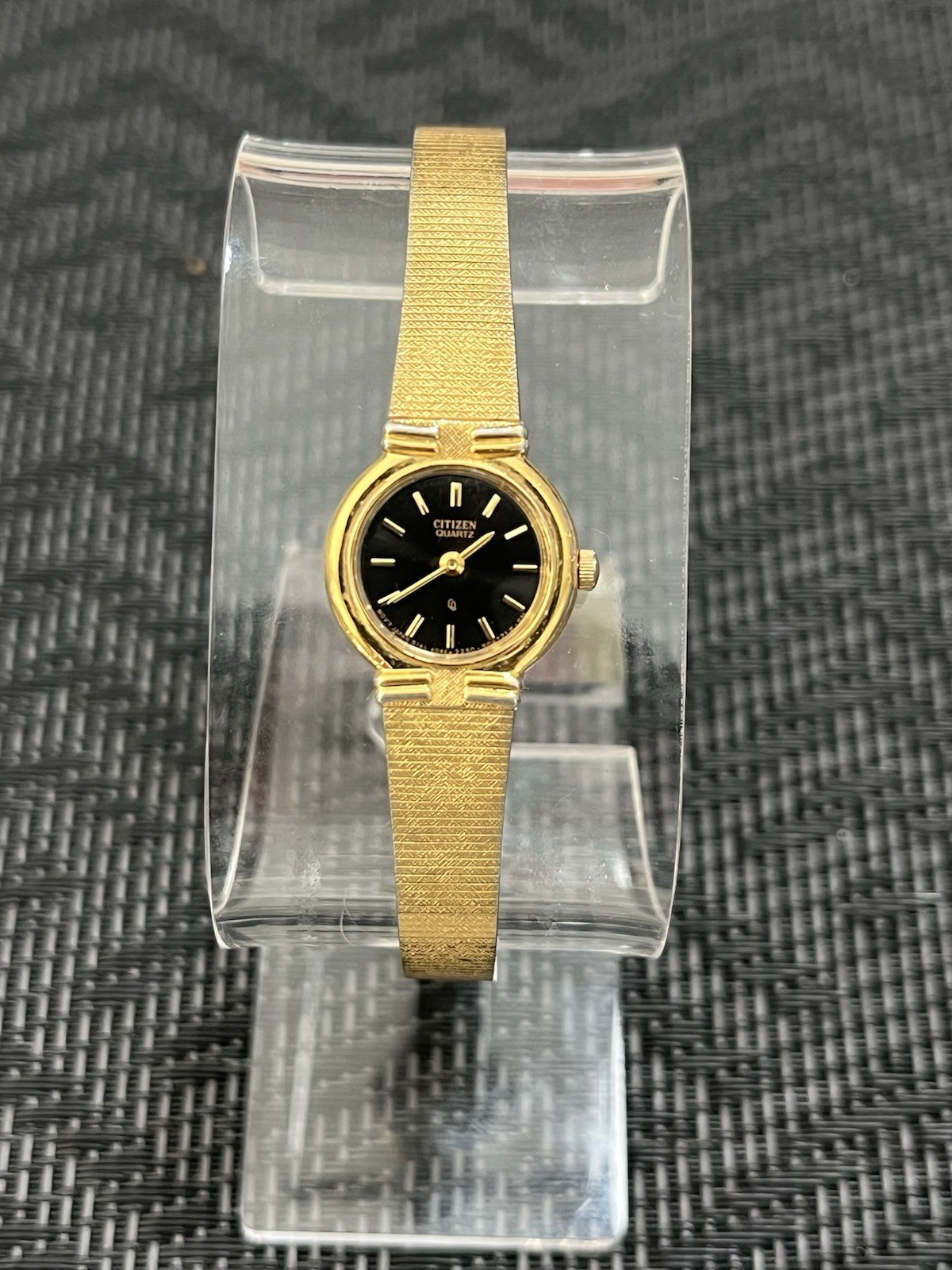 Vintage Citizen Ladies Quartz Watch – Black Dial – October 1986