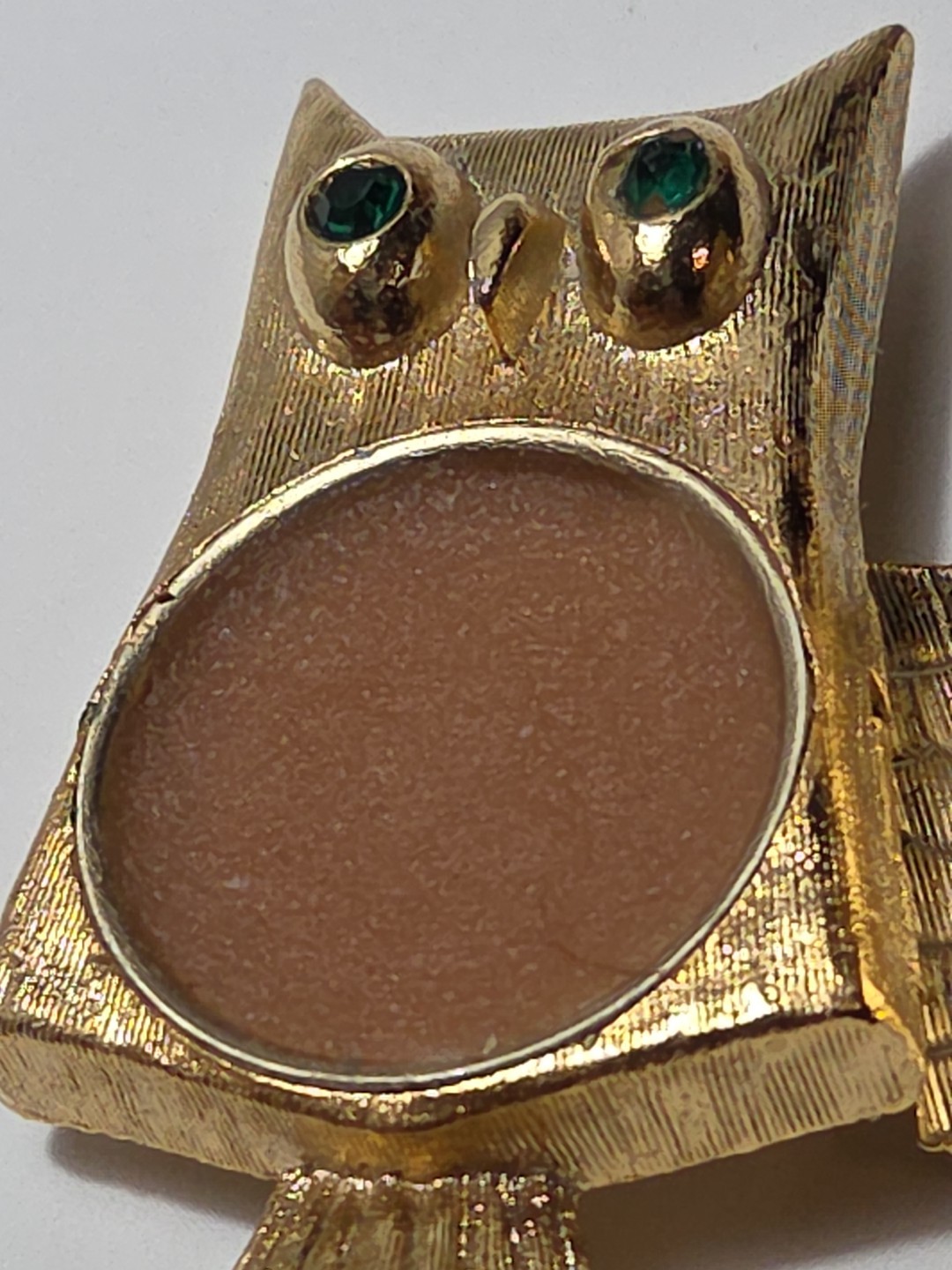 VTG Avon Regence Owl Compact Brooch Solid Perfume FULL Balm Gold Tone Jewelry
