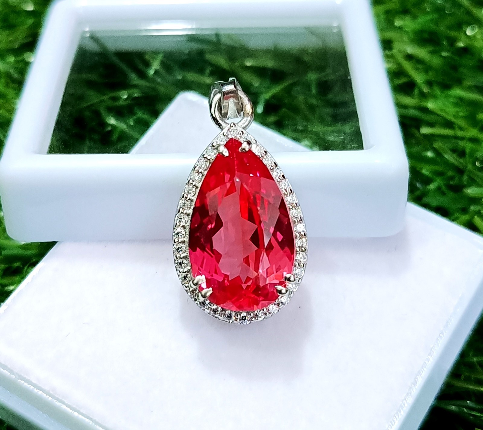 18 Ct Genuine Pear cut Padparadscha Sapphire 925 Silver Pendant with Chain