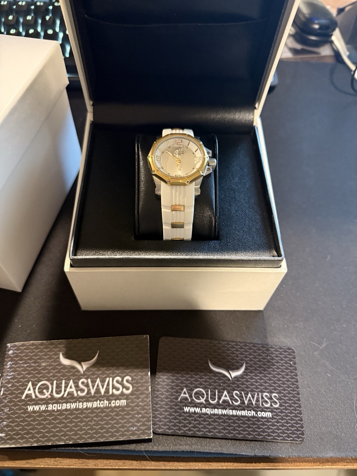 White And Gold Stainless AQUASWISS Vessel M 81M008 Women’s Watch