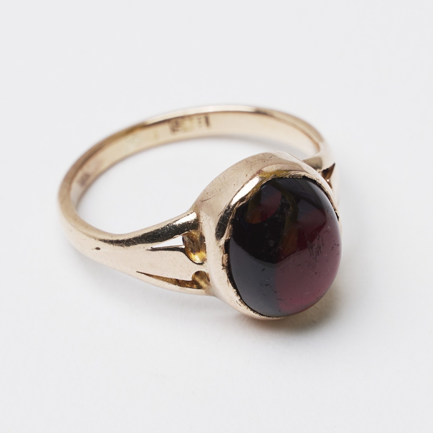 Antique Victorian Garnet Cabochon 9ct Rose Gold Signet Ring Oval Bezel I.5 / 4.5