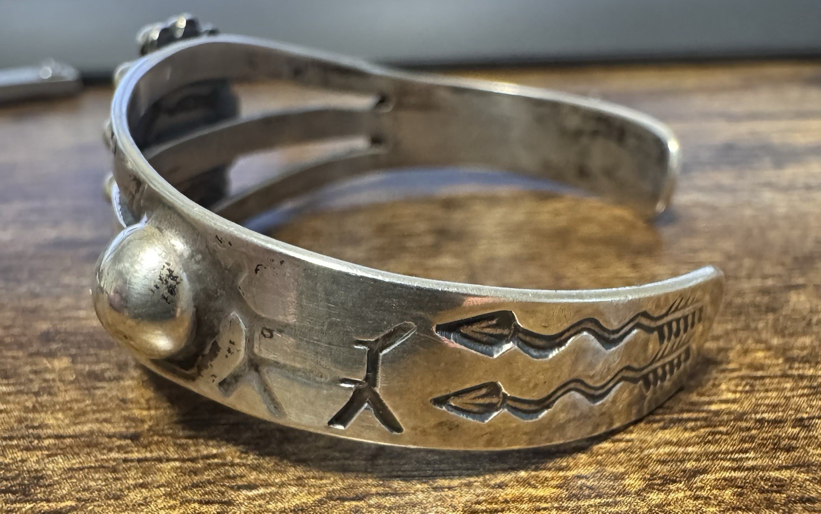 Sterling Silver Oval Dome Cuff Bracelet – Stamping – Vtg Fred Harvey Era